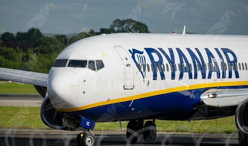 “Panico, crisi di pianto e vomito”: l’odissea del volo Ryanair Torino-Lamezia