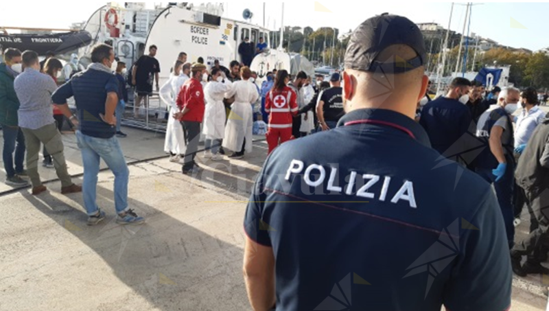 Favoreggiamento dell’immigrazione clandestina: trafficante catturato in Olanda ed estradato in Italia