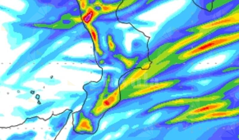 Pioggia sulle coste e neve in montagna: il meteo del weekend in Calabria