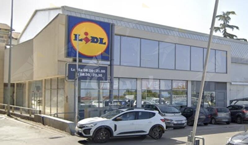 Rapina a mano armata al Lidl di Polistena: ladri in fuga