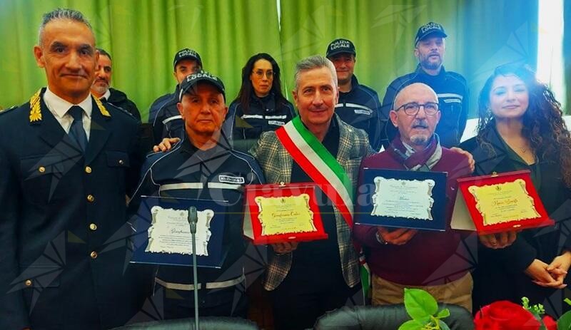 Dal municipio alla pensione nello stesso giorno: cerimonia di saluto per due dipendenti a Taurianova