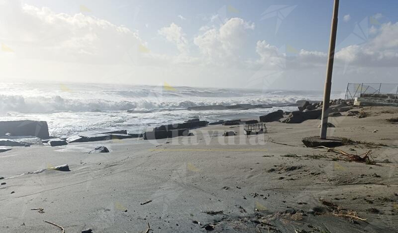 Mare mosso a Caulonia Marina – VIDEO