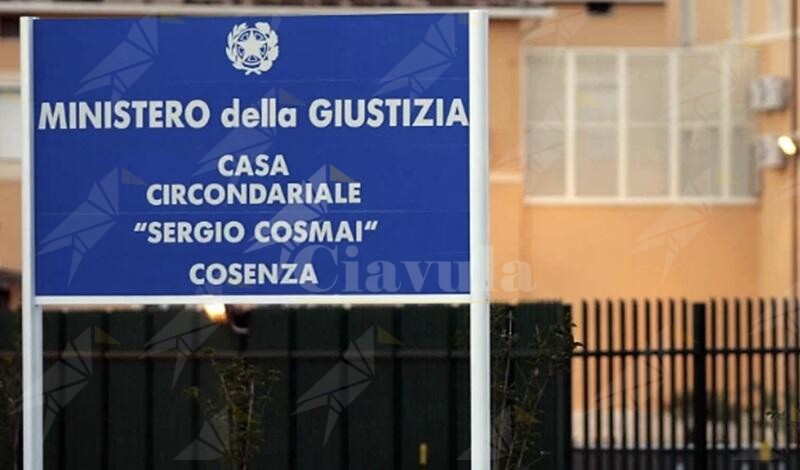 Tenta di evadere dal carcere di Cosenza nascosto in un sacco della spazzatura