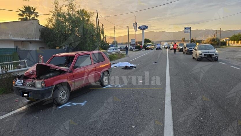 Tragico incidente sulla SS106, morta una donna