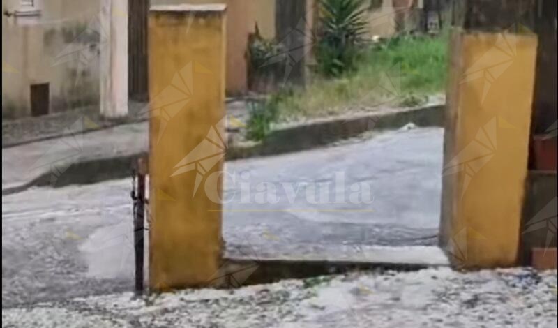 Maltempo senza tregua in Calabria: forti piogge e grandine colpiscono il catanzarese