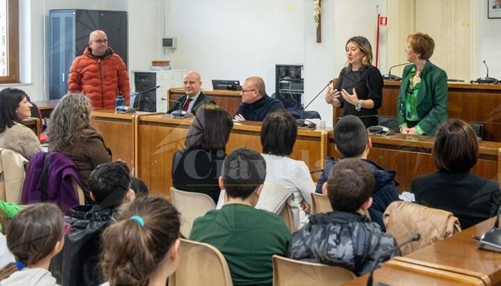 Siderno, l’amministrazione e il vicesindaco Metropolitano Versace hanno incontrato gli alunni premiati alla Camera e al Senato