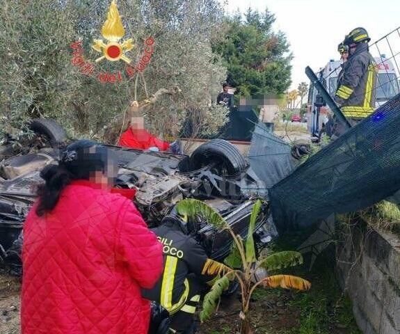 Incidente stradale in Calabria. Un morto e due feriti nello scontro