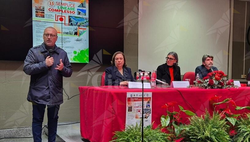 Carmelo Versace a Locri per l’intitolazione dell’aula magna del liceo Zaleuco all’architetto Costantino Dardi