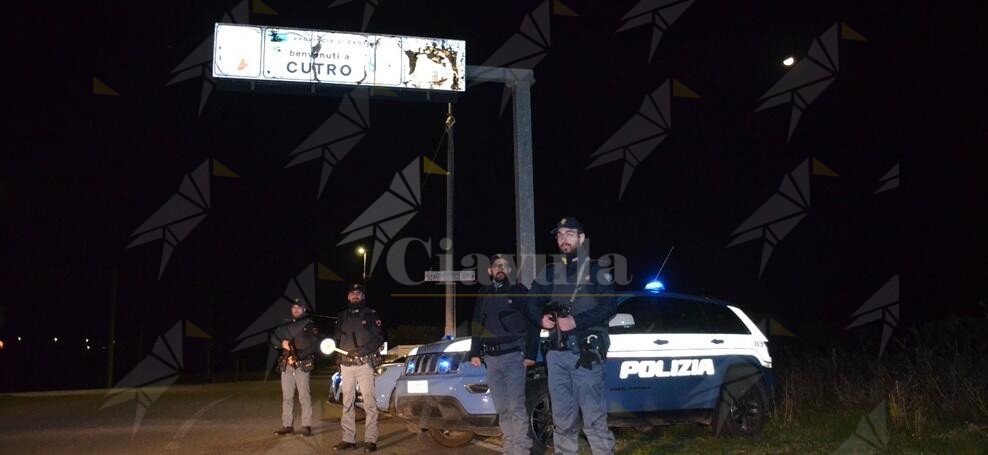 Controlli della polizia a Cutro. Denunce, multe, sequestri e un’attività chiusa